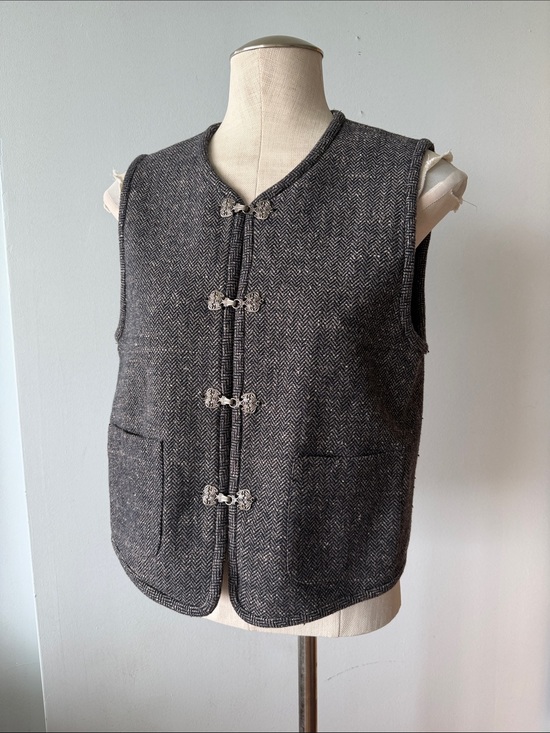 A Line Anne Klein Jackets & Blazers - Vintage Gray Herringbone Wool Vest with decorative metal clasp closures